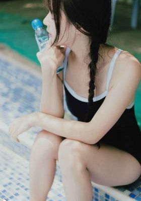 欧美男女拥抱吻戏gif_BD手机在线观看