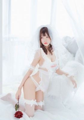 欧美嫩妞10p_蓝光版中文字幕包
